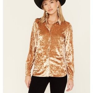 Rock & Roll Cowgirl Shiny Velvet Button-Down Shirt in Tan
